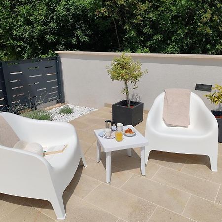 Apartments Oleander Lovrecica-Residence With Pool Exterior foto