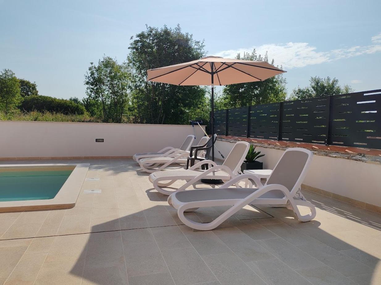 Apartments Oleander Lovrecica-Residence With Pool Exterior foto