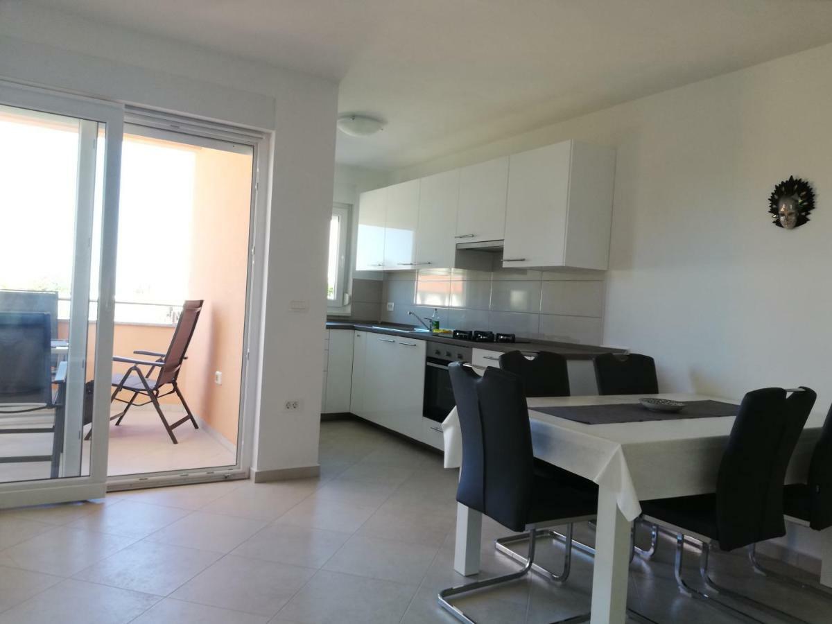 Apartments Oleander Lovrecica-Residence With Pool Exterior foto