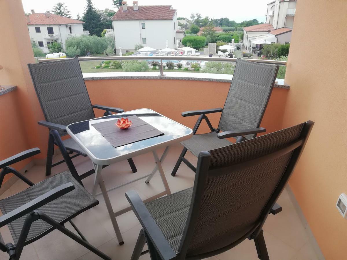Apartments Oleander Lovrecica-Residence With Pool Exterior foto